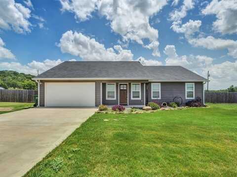 204 Holly Hill Road, Mineral Wells, TX 76067