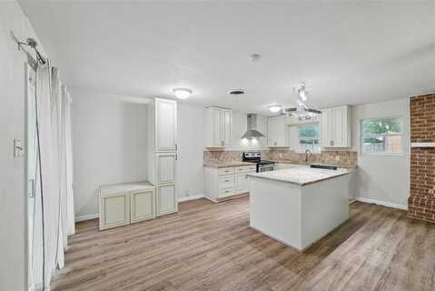 325 Belmont Street, Hurst, TX 76053