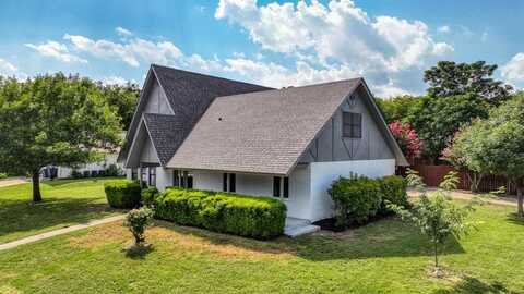 1723 W Doyle Street, Granbury, TX 76048