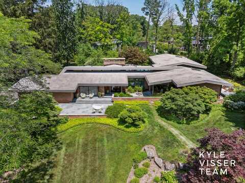 130 Robinwood Avenue SE, Grand Rapids, MI 49506