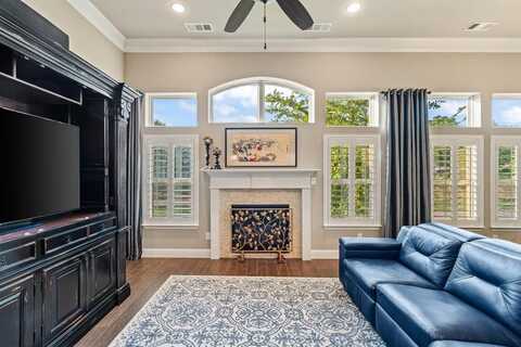 551 Hampshire Drive, Lewisville, TX 75067