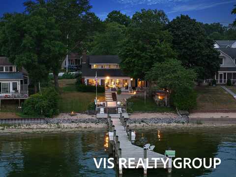 537 Buena Vista Drive, Spring Lake, MI 49456