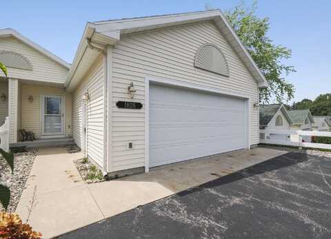 1828 Pine Ridge Drive, Manistee, MI 49660