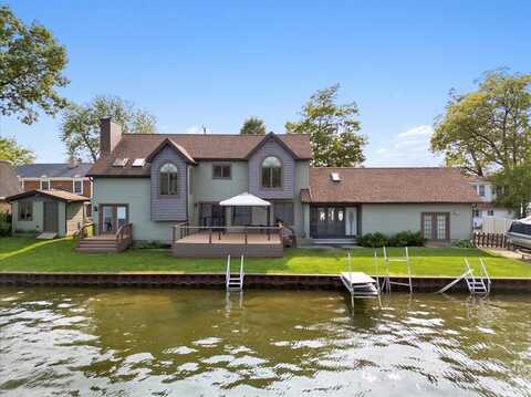 1176 Lakeside Drive, Howell, MI 48843