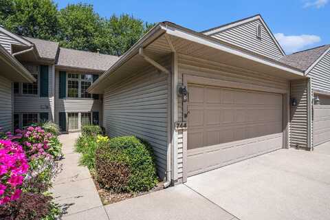 744 Tournament Circle, Norton Shores, MI 49444