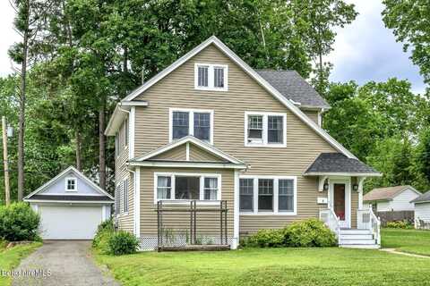 16 Revere Pkwy, Pittsfield, MA 01201