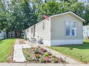 2856 W Carleton Road, Hillsdale, MI 49242
