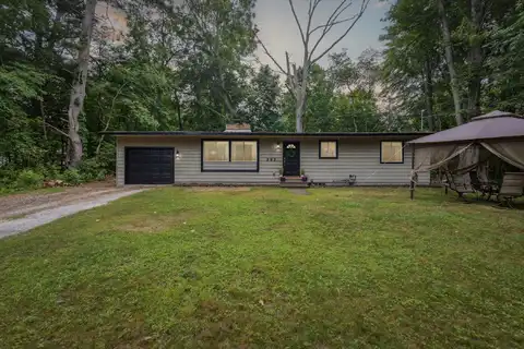292 Peach Street, Fruitport, MI 49415