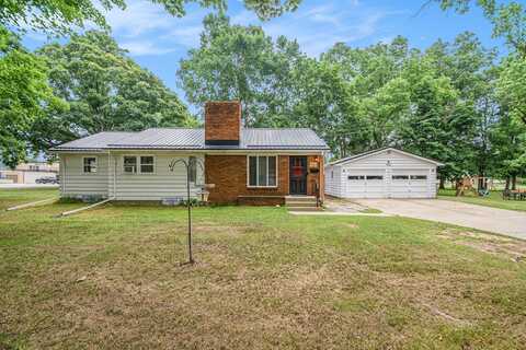 702 S Cedar Street, Greenville, MI 48838