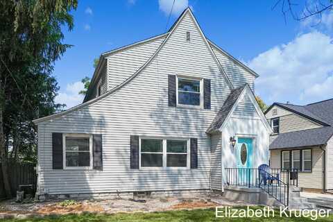 1215 Emerald Avenue NE, Grand Rapids, MI 49505