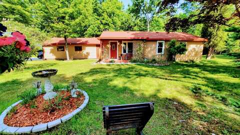 8424 Third Street, Onekama, MI 49675