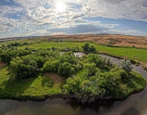 1520 Hwy 31, Hyattville, WY 82428