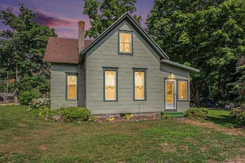 68799 Cass, Edwardsburg, MI 49112