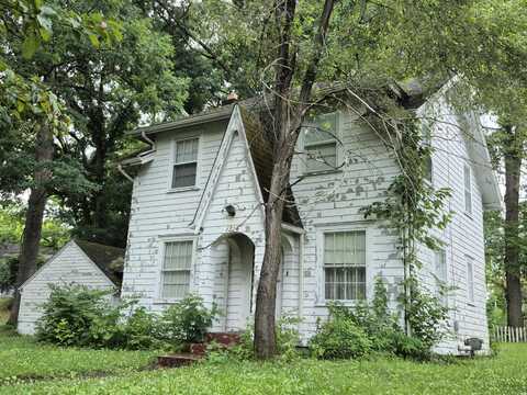 1214 Mound Avenue, Jackson, MI 49203