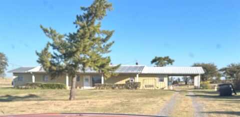 21281 E 987 Road, Foss, OK 73647