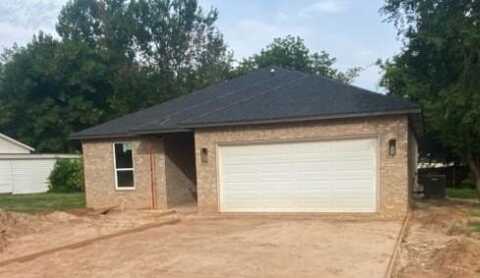 2121 Stevens Drive, Midwest City, OK 73110