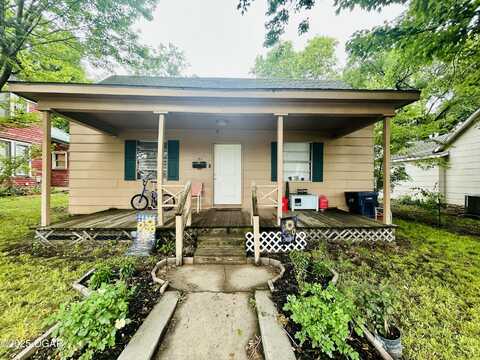 323 S Liberty Street, Webb City, MO 64870