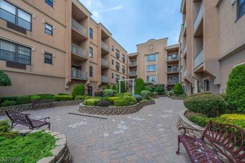 8915 Bergenwood Ave, North Bergen, NJ 07047