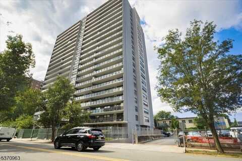 285 Aycrigg Ave, Passaic, NJ 07055