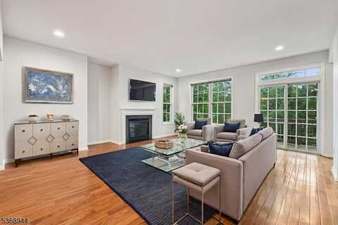 84 Henning Ter, Denville, NJ 07834