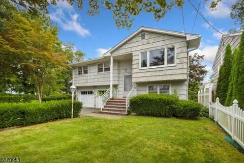 2 Riekens Trl, Denville, NJ 07834