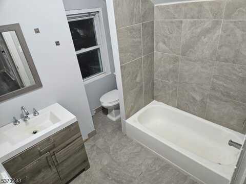 467 Park Ave, East Orange, NJ 07017