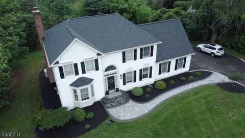 40 Walker Dr, Hillsborough, NJ 08844