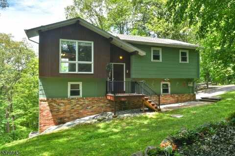 241 Buena Vista Dr, Ringwood, NJ 07456