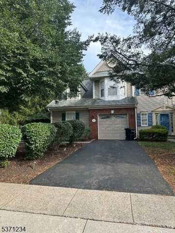 40 Sapphire Ln, Franklin, NJ 08823