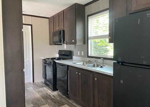 20 Birch Ct., Belleville, MI 48111