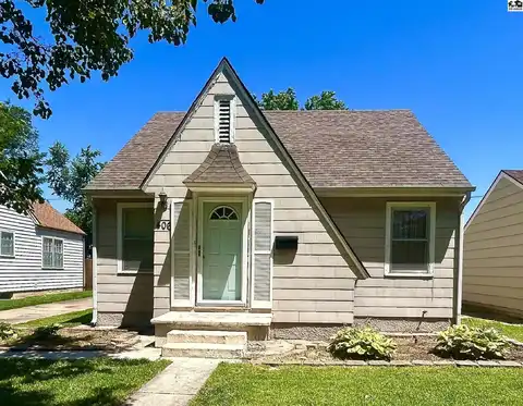 406 E 16th Ave, Hutchinson, KS 67501