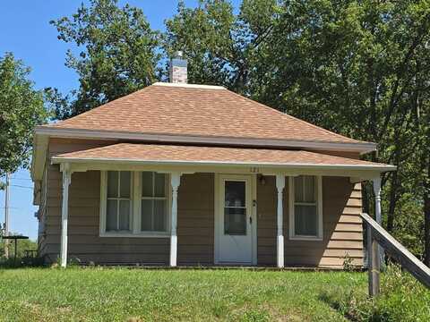 121 S. Lincoln, Ellsworth, KS 67439