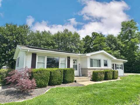 540 Moore Lane, Louisville, IL 62858