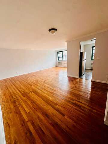 210 Atlantic Ave, Lynbrook, NY 11563