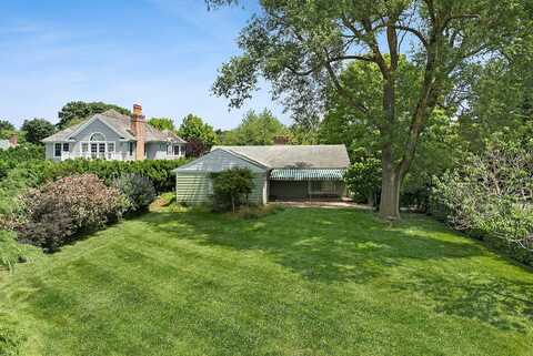 57 Old Town Rd, Southampton, NY 11968