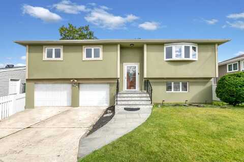 584 Yale St., Oceanside, NY 11572