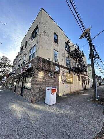 779 BROADWAY, Bayonne, NJ 07002
