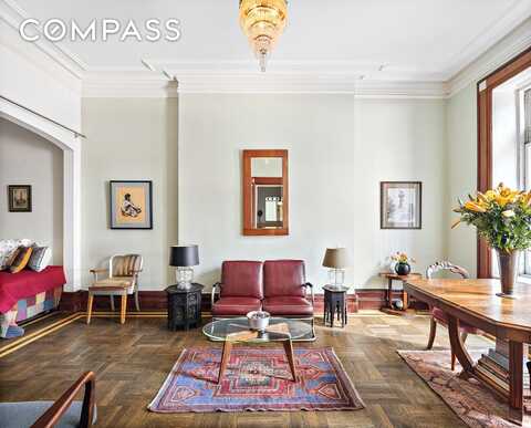284 Fifth Avenue, New York, NY 10001