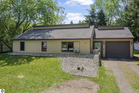 1825 MICHIGAN AVENUE, CADILLAC, MI 49601