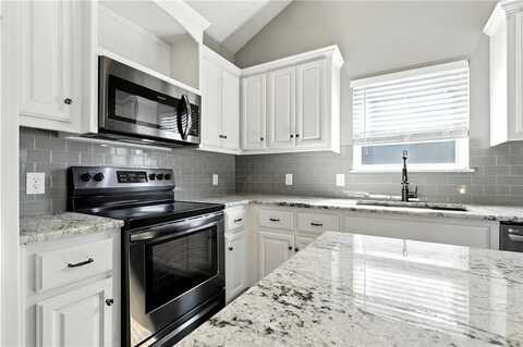 1043 E 14th Street, Kearney, MO 64060