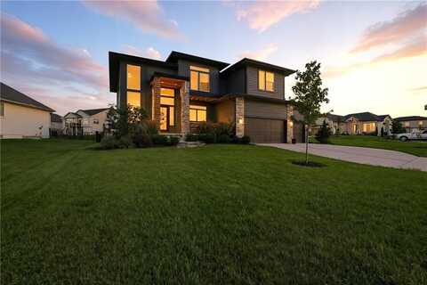 2768 SW 12th Terrace, Lees Summit, MO 64081