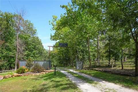 2105 NE 315 Pvt Road, Osceola, MO 64776