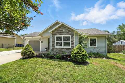 33825 Valley View Street, De Soto, KS 66018
