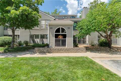 8858 W 106th Terrace, Overland Park, KS 66212