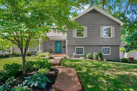 3611 W 99th Street, Overland Park, KS 66206