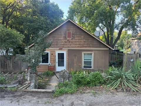1116 Quincy Street, Leavenworth, KS 66048
