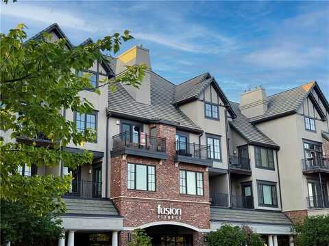 10511 Mission Road, Leawood, KS 66206