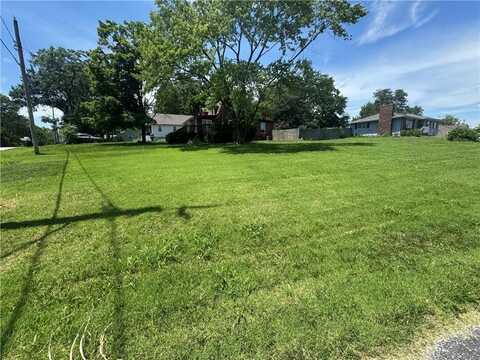 Lindberg Drive, Kansas City, MO 64118