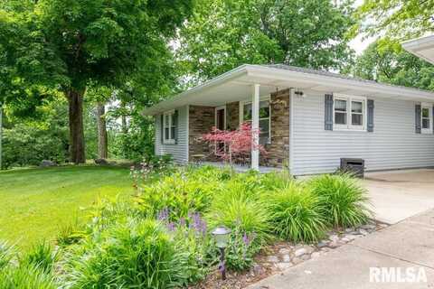 1701 WOODLAND KNOLLS Road, Metamora, IL 61548