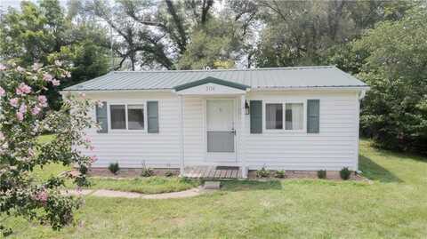 306 S Dallas Street, Maysville, MO 64469